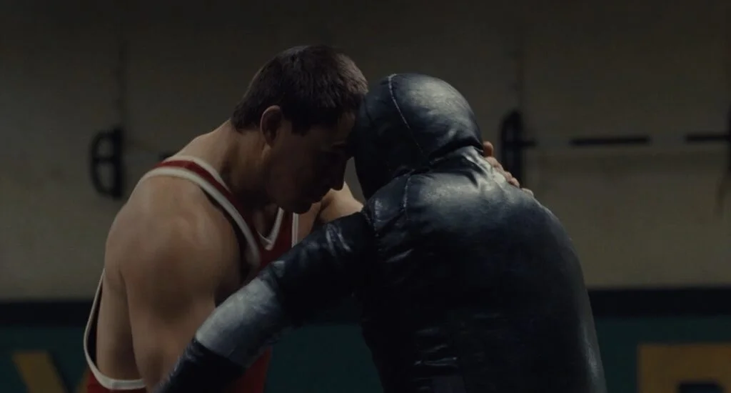 Primeira cena do filme Foxcatcher.