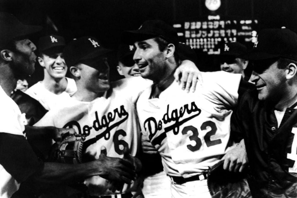 Sandy Koufax arremessou quatro no-hitters sendo um deles um jogo perfeito, contra os Cubs, em 1965.